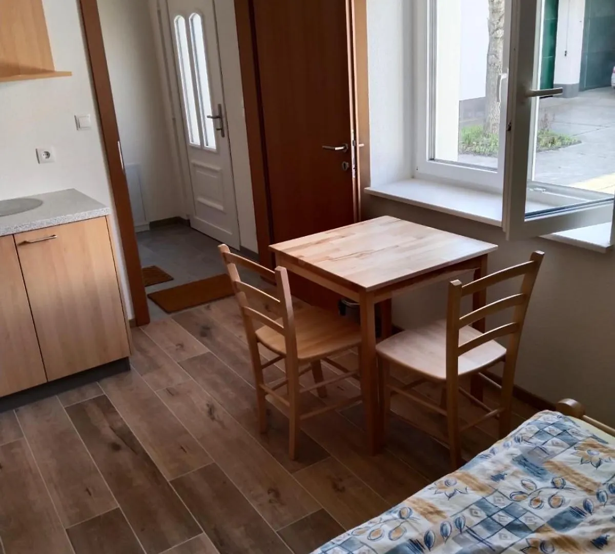 Apartment Naehe Flughafen Wien contacts